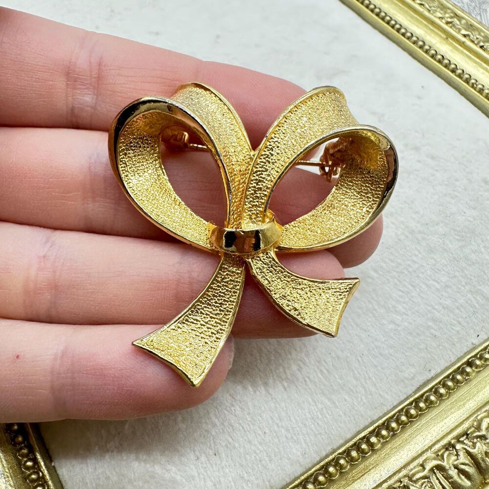 Vintage Jewelry Gold Tone Ribbon Bow Brooch Pin